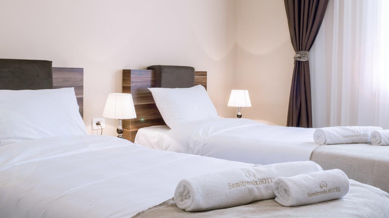 Semitronix Hotel Prishtina Pristina Extérieur photo