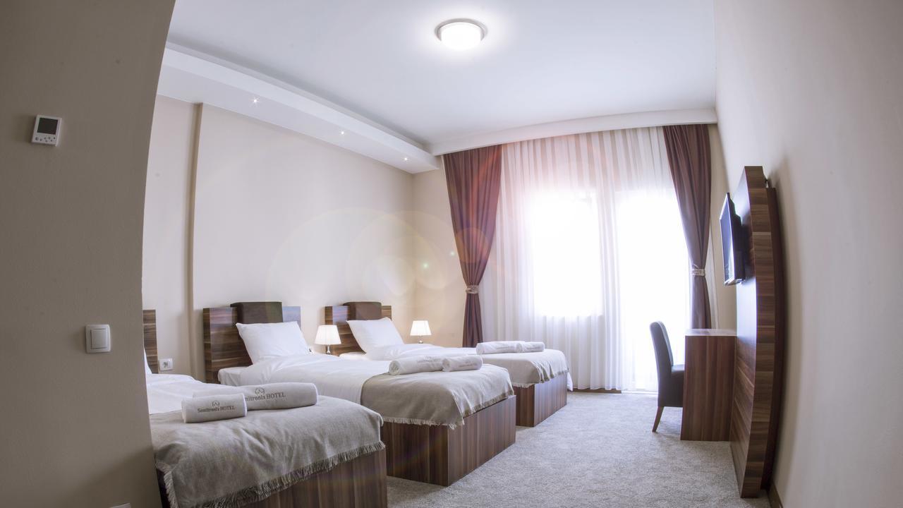 Semitronix Hotel Prishtina Pristina Extérieur photo